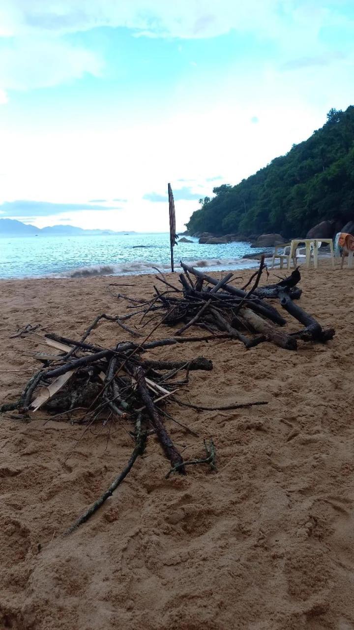 Efferus Hostel Ubatuba Exterior photo